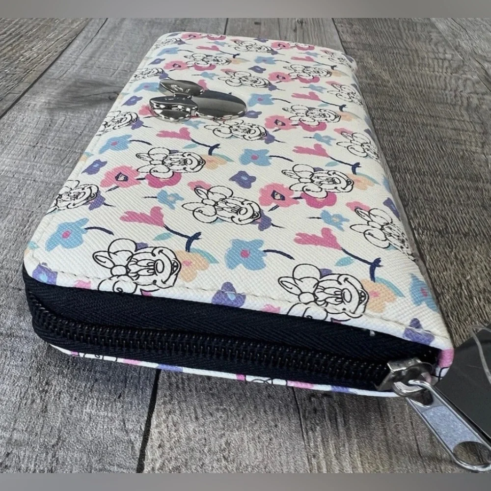 Minnie Mouse Wallet - Picture 5 of 8